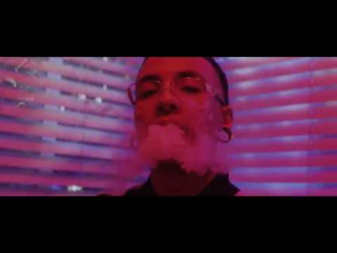 Assista ao videoclipe da música {trackName} de {artistName}