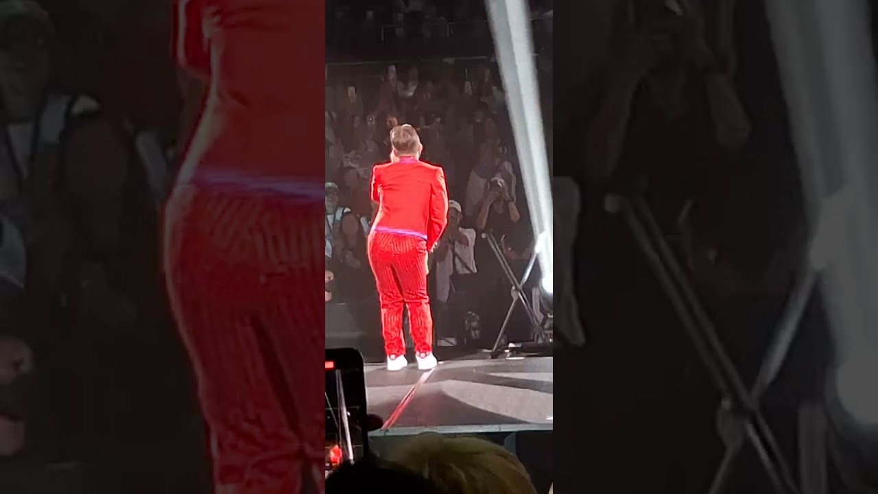 Jirayut ,Konser di Hongkong : Ikan dalam kolam