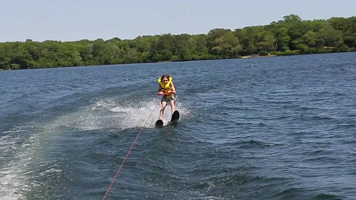 Dennis' first day water ski - 3rd run