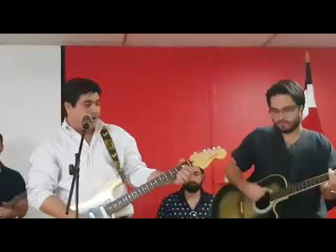 El presidente de Costa Rica rockea con Caifanes - El presidente de Costa Rica rockea con Caifanes