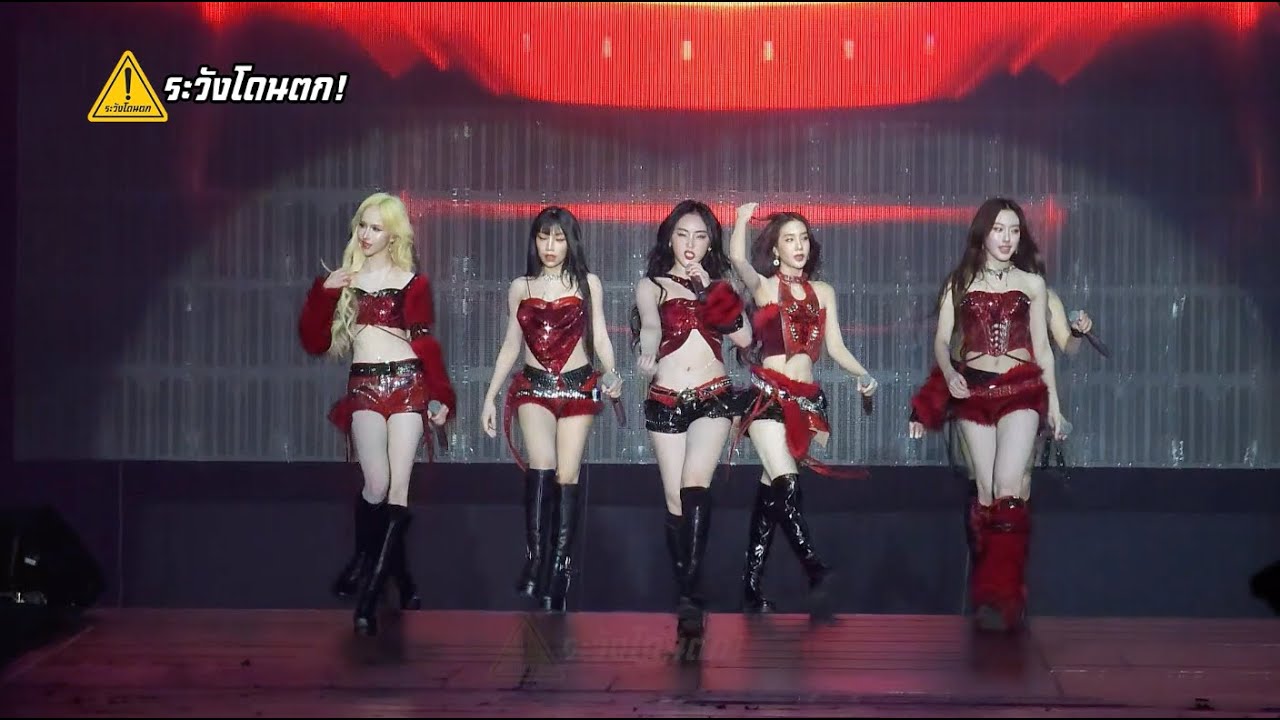 4EVE - Booty Bomb @ UTO GIRLS FEST IN BANGKOK #ระวังโดนตก