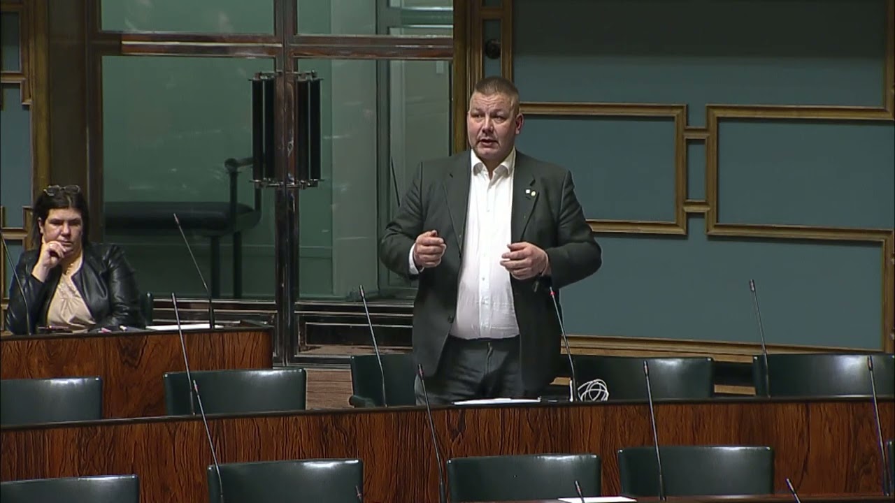Juha Mäenpää perussuomalaiset . Eläinten perusoikeudet