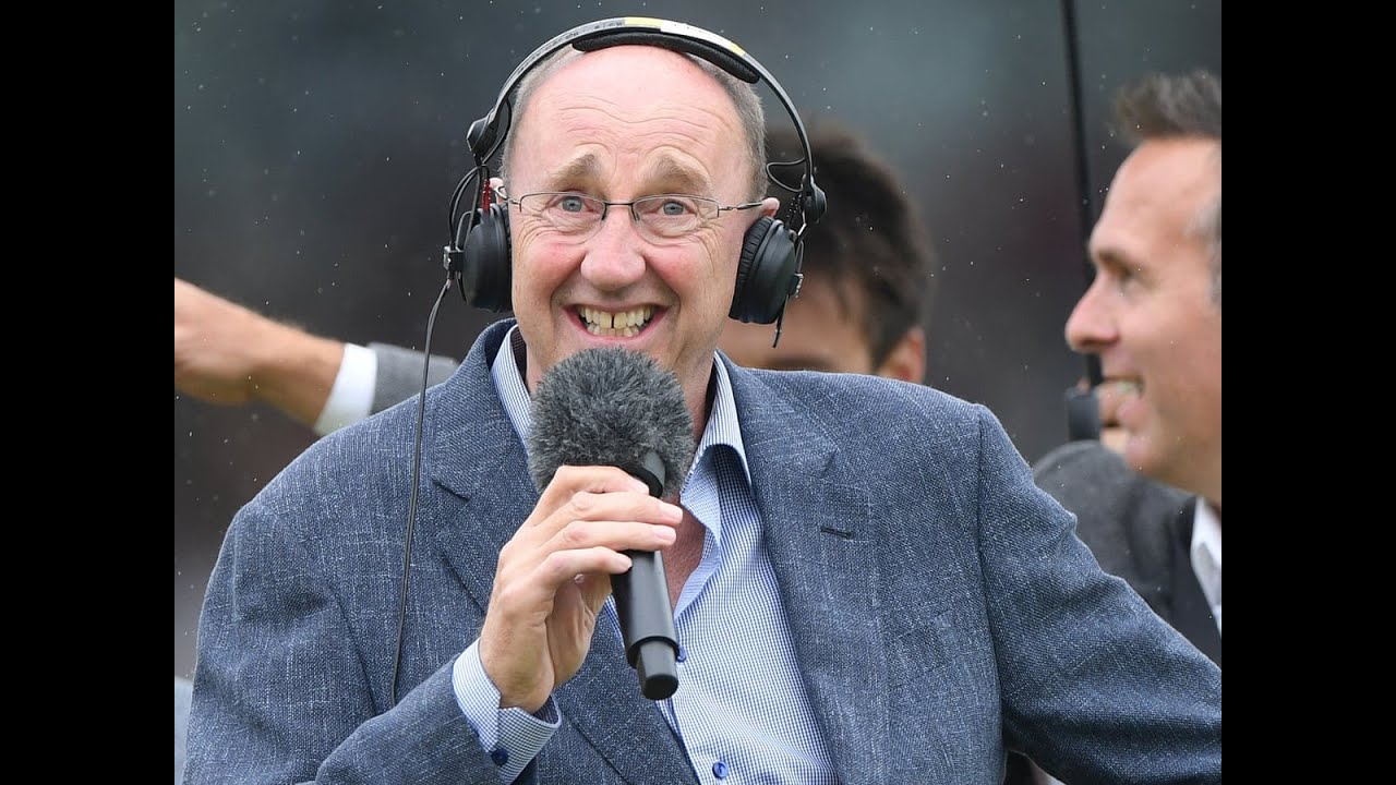 Jonathan Agnew presented with ECB players' badge by the England cricket team
