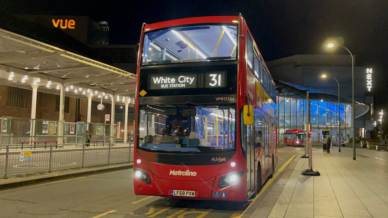 FRV Metroline Route 31 Camden Town White City Bus Station MCV FRV Metroline Route 31 Camden Town White City Bus Station MCV