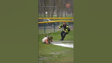 Seberapa Kuat Tekanan Air Selang Pemadam ? #shorts #youtube #informasi #fyp #pemadamkebakaran #fire