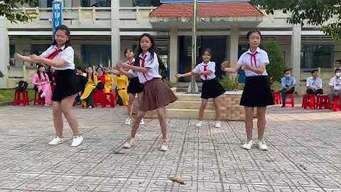 Tiết mục nhảy sôi động - Thể hiện: Nhóm nhảy Khối 6 - Tiết ngoại khóa chào cờ đầu tuần.