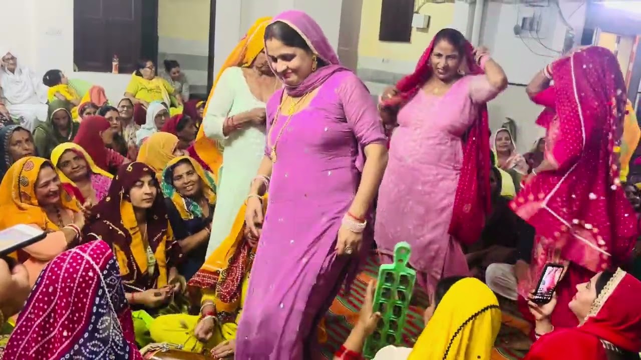 (भोलेनाथ का प्यारा भजन) ~ || मैं तो कहूं बजाके ढोल भोला मेरा है || 