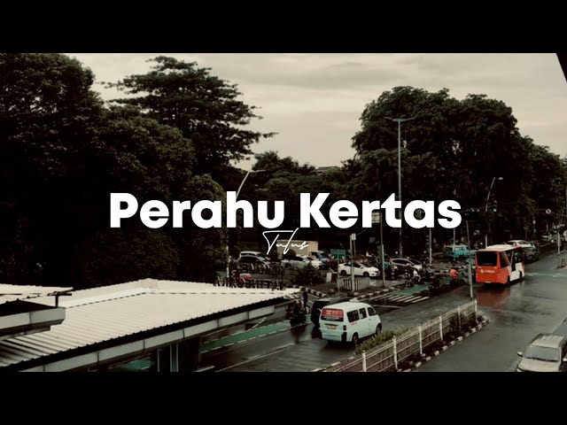 Perahu Kertas - Tulus (speed up + lyrics) class=