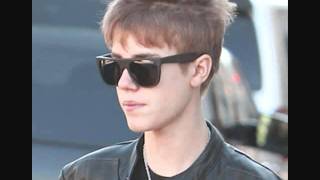 Download Lagu Justin Bieber ft. Jaden Smith - Happy New Year [2012] MP3