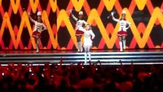 Madonna - Express Yourself / Give Me All You Luvin Los Angeles Staples Center october 10 2012 Resimi