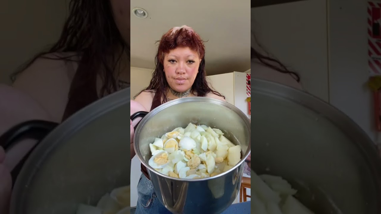 Come and cook with me👩‍🍳Home made fried chicken with potato salad😋