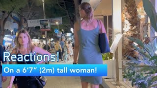 Reactions to a 6ft7 (2m) tall woman in Italy. screenshot 2