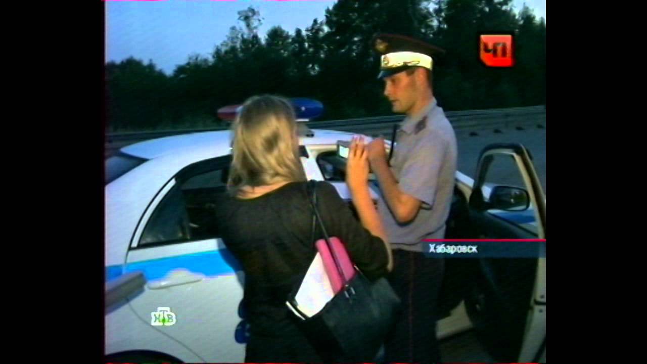 похищение девочек заманили укол наручниках. пьяная девушка в полиции. пьяная женщина милиционер. девушка вызвала полицию. девушка гаи.