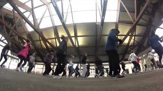 HAPPY de Pharrell Williams / Flashmob par Eric koloko Flash mobs from the World