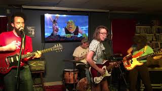 future teens live at best video - "kissing chemistry" - 20 may 2018