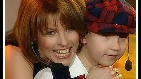 Iveta Bartošová & Robert Papoušek - Ku Praze uhání vlak