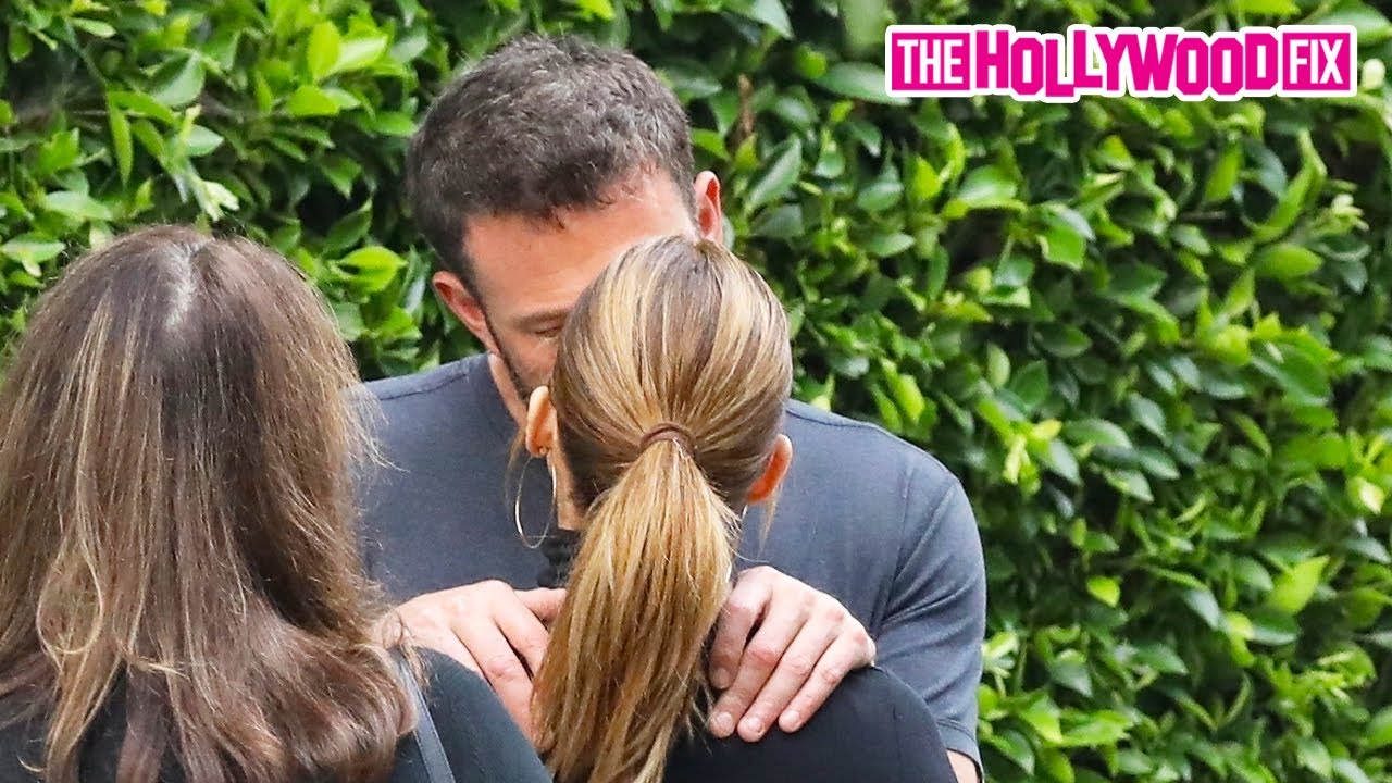 Ben Affleck & Jennifer Lopez Share A Passionate Kiss After Spending The Day Together At His Home