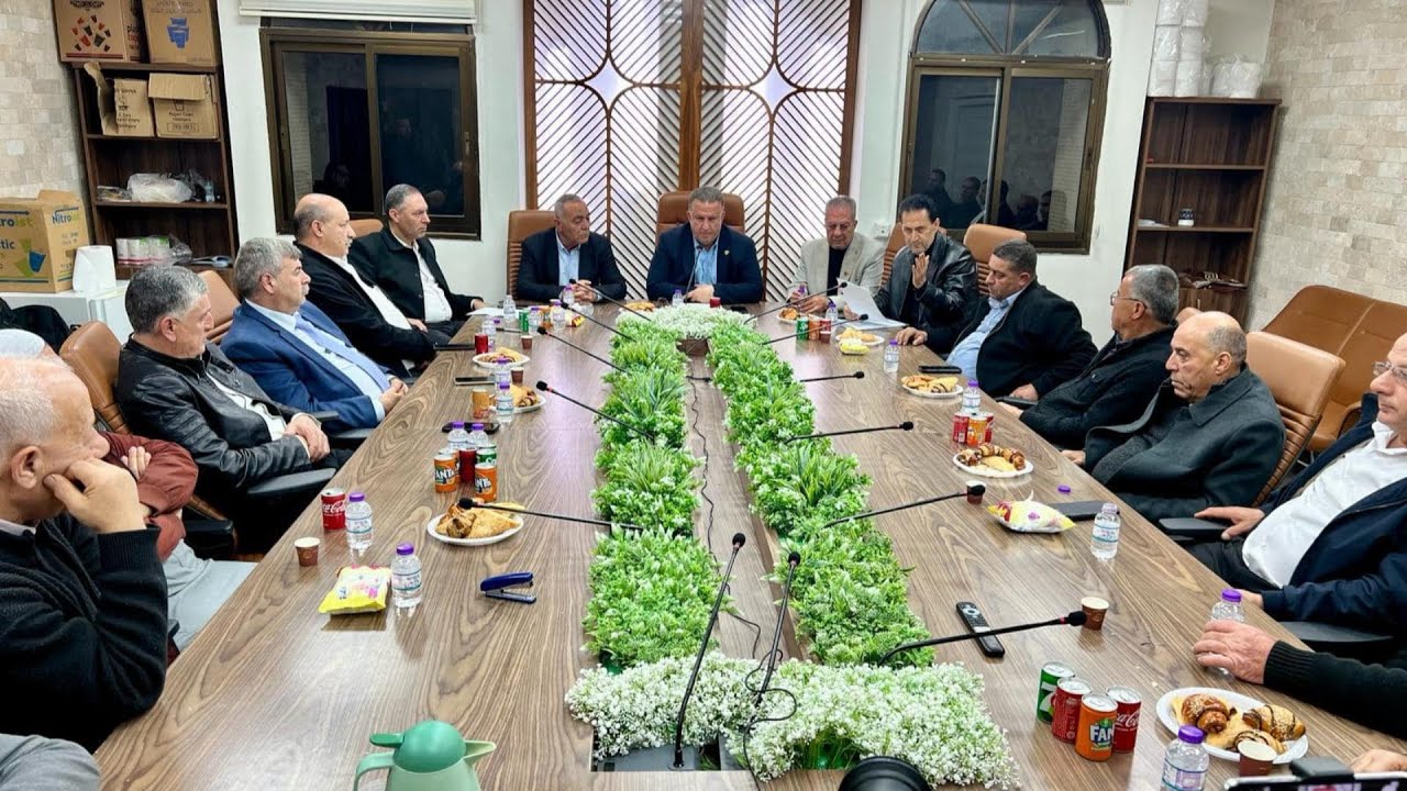 مرشحو الرئاسة والعضوية في كفرمندا يوقعون على ميثاق الشرف قبيل انتخابات السلطة المحلية