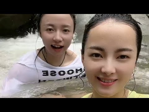 Hot Japanese girl swim in lakers BATHING IN THE RIVER | video call live 2022 Ep80