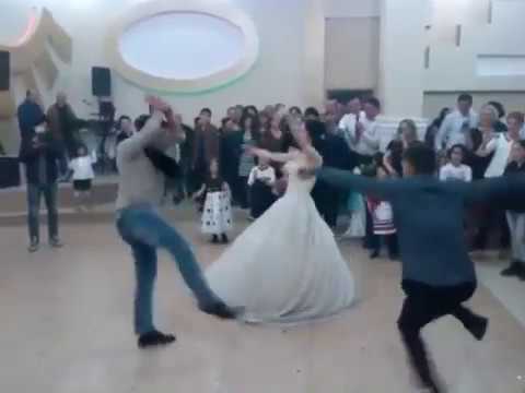 ძალიან მაგარი ცეკვა ❞აჭარული❞ ქორწილში სოციალურ ქსელს იპყრობს!