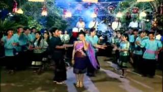 Video thumbnail of "[MV] កំព្រឹមម៉ែមួយ - ព្រាប សុវត្ថិ"