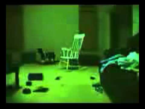 La silla que se mueve sola - YouTube