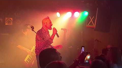 Love An Adventure - PSEUDO ECHO - At Commercial Hotel