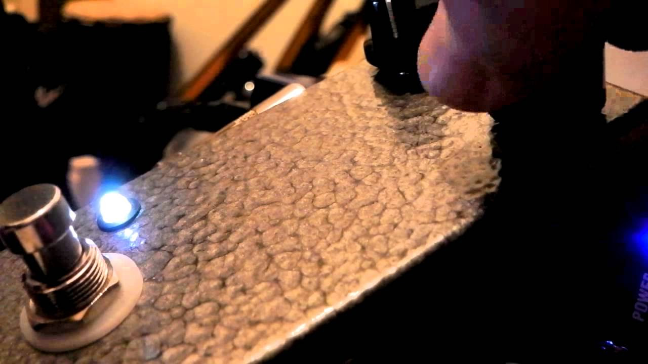 Rocktron Surf Tremolo Pedal - YouTube