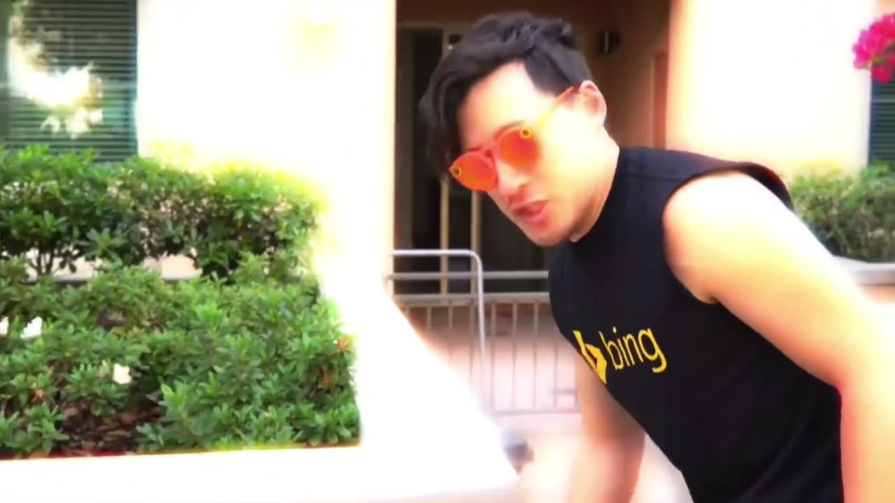 Bingiplier but voiced by TomSka