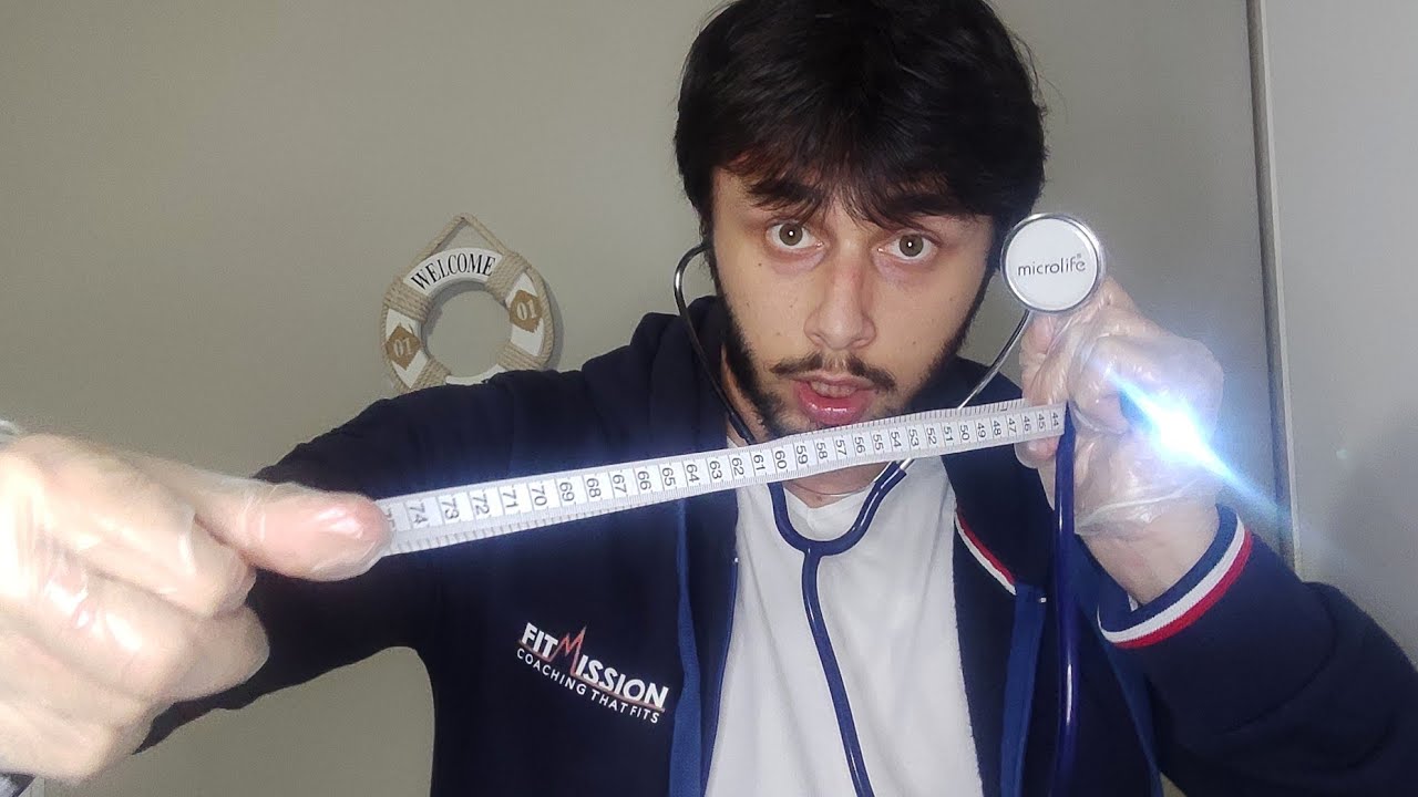 Фитнес-тренер в стиле ASMR осматривает вас перед матчем (ролевая игра с медицинским осмотром)