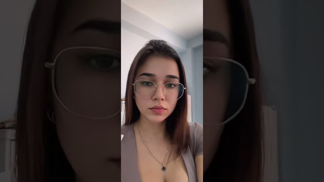 Eyes locked cause of this look? Yeah… 😌😜