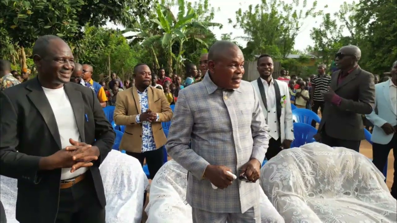 Le visite du Rév Pasteur Amos AWANGBI dans la juridiction de Région 3 mai somba 1