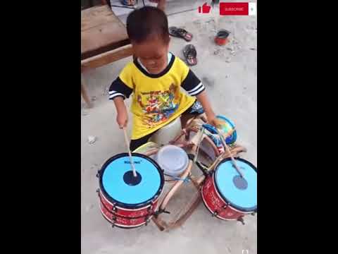 baby drummer