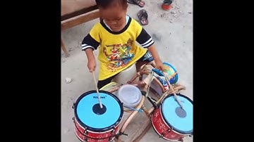 baby drummer