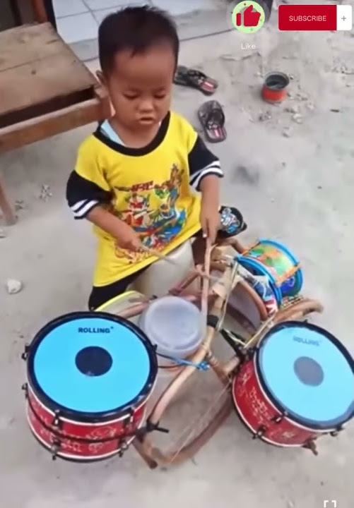 baby drummer