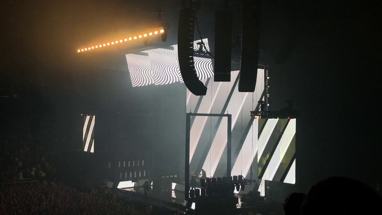 The 1975 - Intro + People (Live - Clear Audio) [4K]