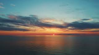 Gentle Ocean Waves at Sunset (1 Hour) | Relaxing Sea Sounds screenshot 1