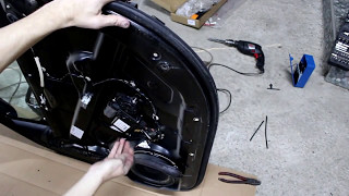 видео: Volkswagen Touareg Фольксваген Туарег 2004 года Замена переднего правого стеклоподъемника  2часть картинка: Volkswagen Touareg Фольксваген Туарег 2004 года Замена переднего правого стеклоподъемника  2часть