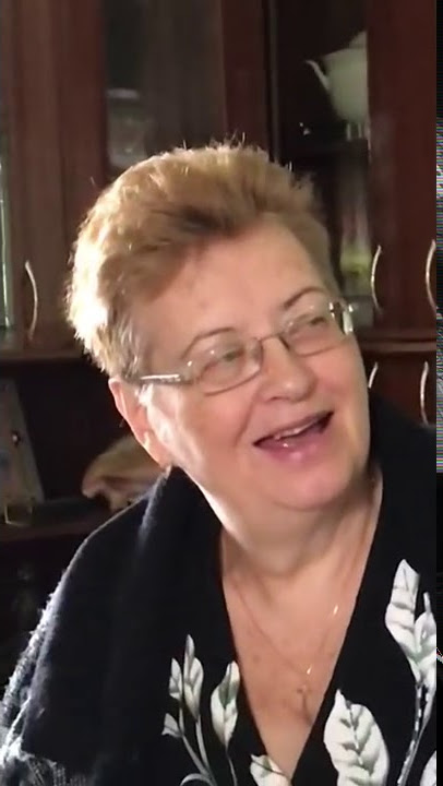 Gucci Gang for grannies (Внук поёт Gucci Gand для бабушек)