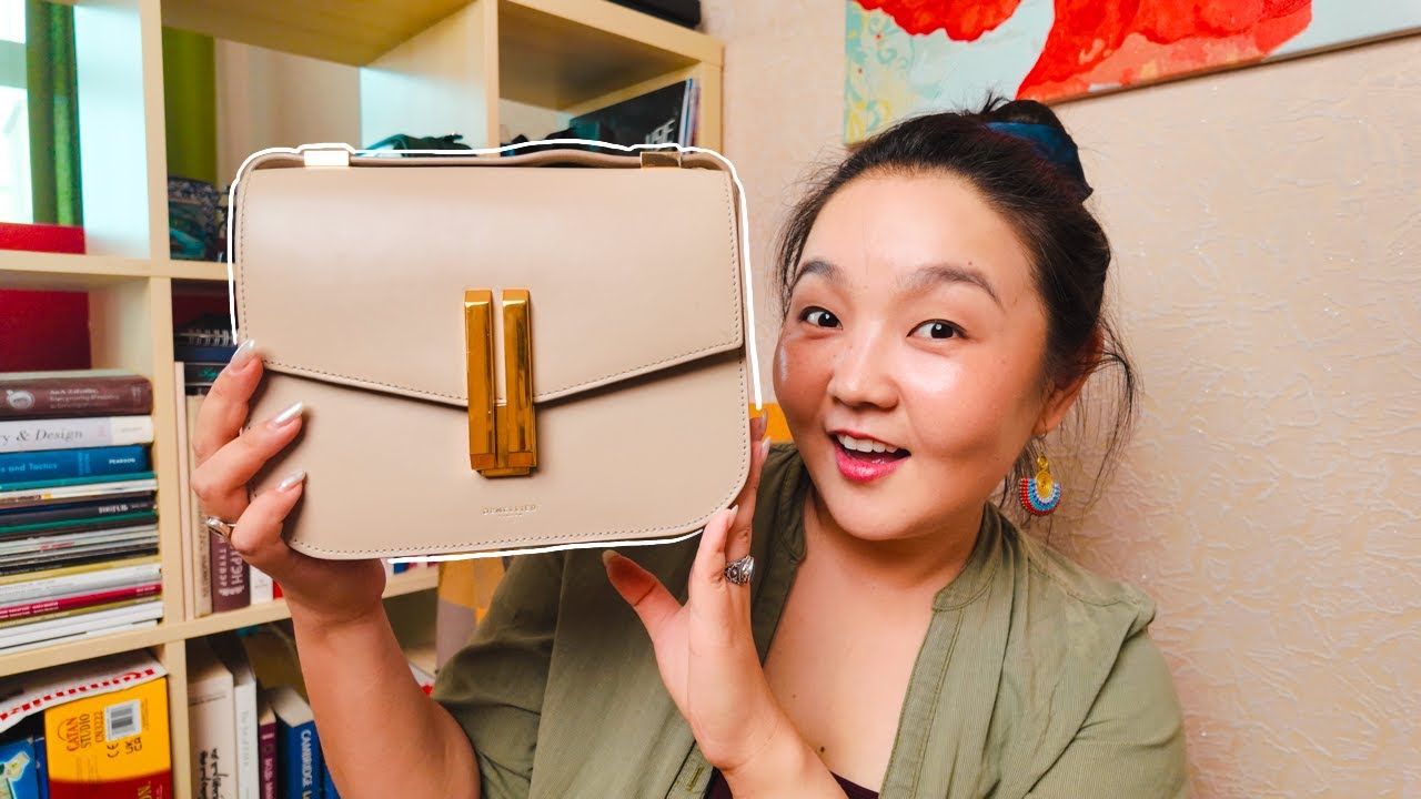 миний өдөр тутмын ажлын цүнхэнд юу байдаг вэ | what's in my corporate girlie daily bag