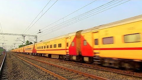 Modern UTKRISHT Rake with Legendary KALKA Mail jolts past Jaugram at full speed