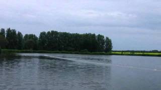 Fast Genesis offshore with single drive 101,7 kmh