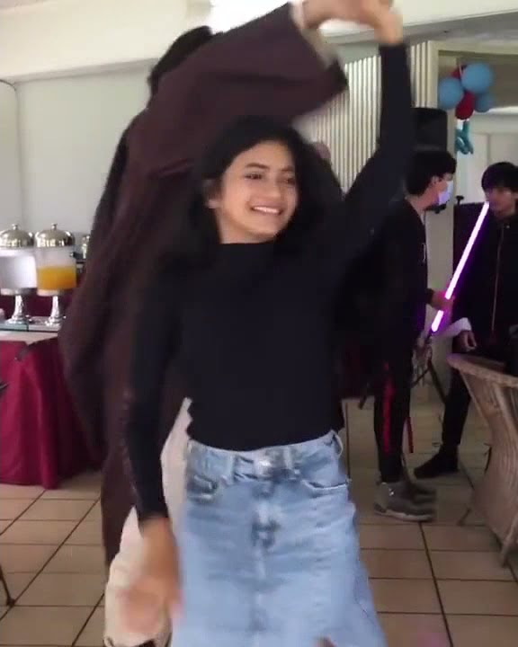 Dance romantis Ratu Sofya dan Emiliano Fernando // pemain Dari Jendela SMP