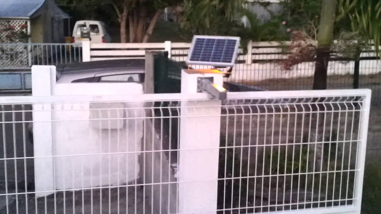 Mise en Service Portail solaire Essaie de Fonctionnement - YouTube