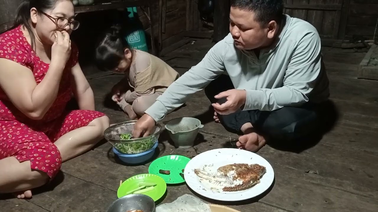 Bữa tối món cá rô cuốn bánh tráng 