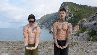 Do THIS Mobility Routine Before Every Workout To Build Muscle FASTER
Follow along with Chris Heria and Erik Barsi as they go through a mobility routine you can do everyday! Build strength and muscle faster with this routine!
Timestamps:
0:00
GET THIS WORKOUT ON YOUR PHONE: https://share.thenx.com/share/rH5bammvzJHh8Nz39
Get the Music in the video made by Chris Heria:
https://soundcloud.com/chrisheria
FOLLOW CHRIS HERIA
IG: @chrisheria https://www.instagram.com/chrisheria/
VLOG YT CHANNEL: https://youtube.com/CHRISHERIA
Take your training to the next level with a Heria weight vest:
https://chrisheria.com
Follow THENX on Instagram:
@thenx https://www.instagram.com/thenx/
Join our Events: http://thenx.com/blog/events/ (currently updating)
Heria Apparel here: https://chrisheria.com/
BECOME A THENX MEMBER: https://thenx.com/
DOWNLOAD THENX Iphone App: https://goo.gl/Qk235s
DOWNLOAD ANDROID App: https://goo.gl/kcRBpL
SHOP THENX: https://thenx.com/shop
VIEW OUR EVENT CALENDAR: http://thenx.com/blog/events/
THENX BLOG: http://thenx.com/blog/
The BEST Calisthenics App, secret techniques, programs, and step by step guided tutorials tested by thousands of people to reach their goals, with the most simplistic systematic approach to learning any calisthenics move such as the Handstand, Muscle Up, Planche, with ease.
And its all IN HERE
https://WWW.THENX.COM Do THIS Mobility Routine Before Every Workout To Build Muscle FASTER