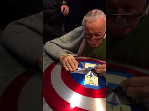 Stan Lee signing for us ,Wuhoo Authentics, on 4.6.18 at SVCC 2018