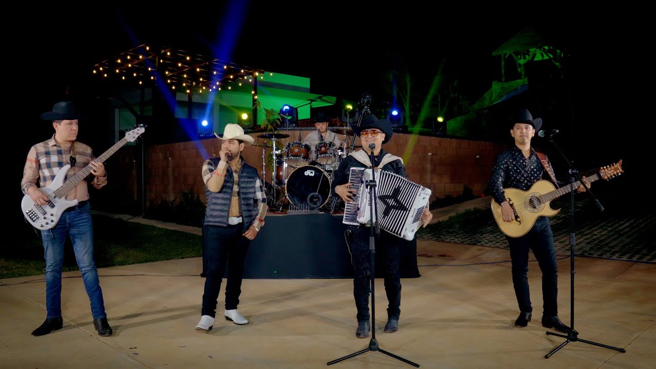 Me Vale Verga - (En Vivo) - Panchito Arredondo y Chuy López Me Vale Verga - (En Vivo) - Panchito Arredondo y Chuy López