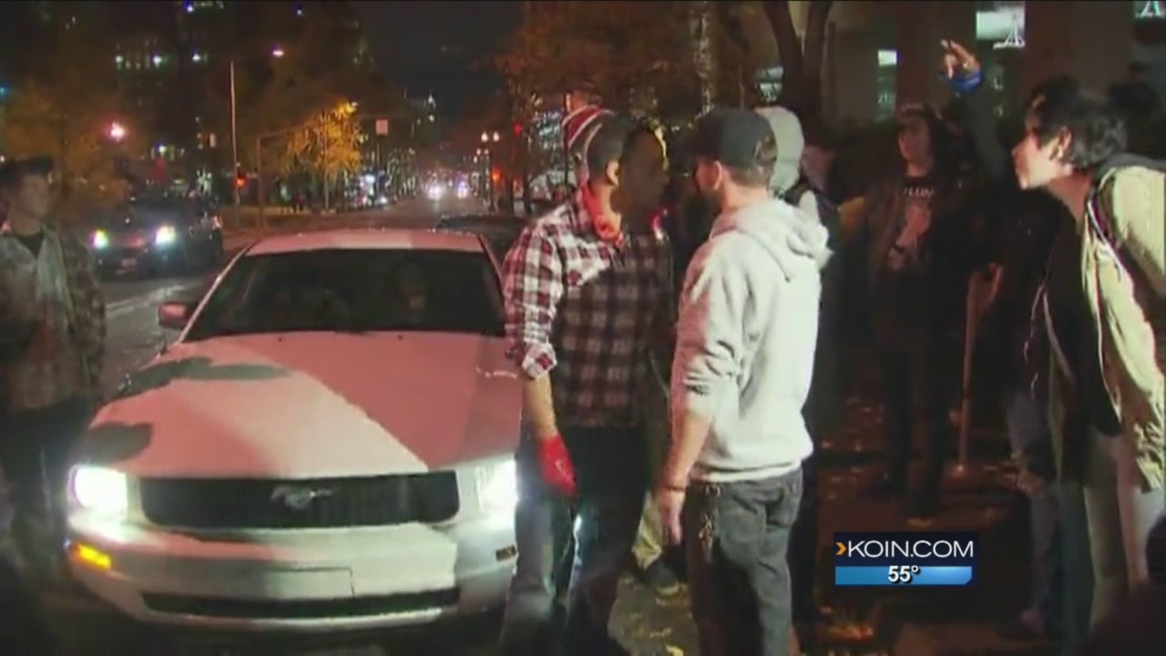 Dozens protest Ferguson outcome in Portland - YouTube