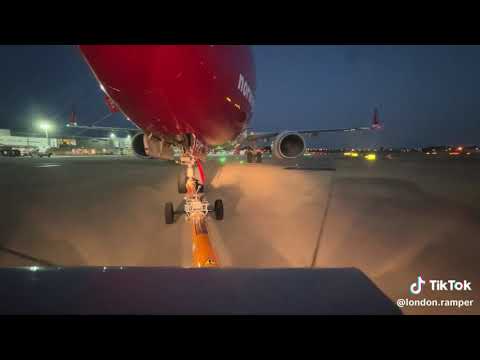 Evening Pushback at London Gatwick with @LondonRamper @UkRamper . Satisfying POV